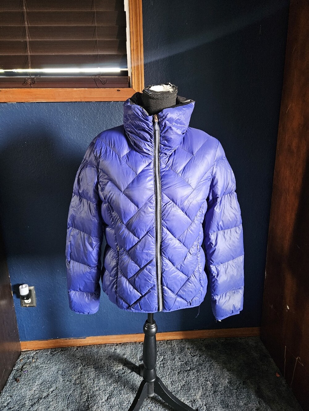 GUESS Light Blue Quilted Down Puffer Jacket Size large womens